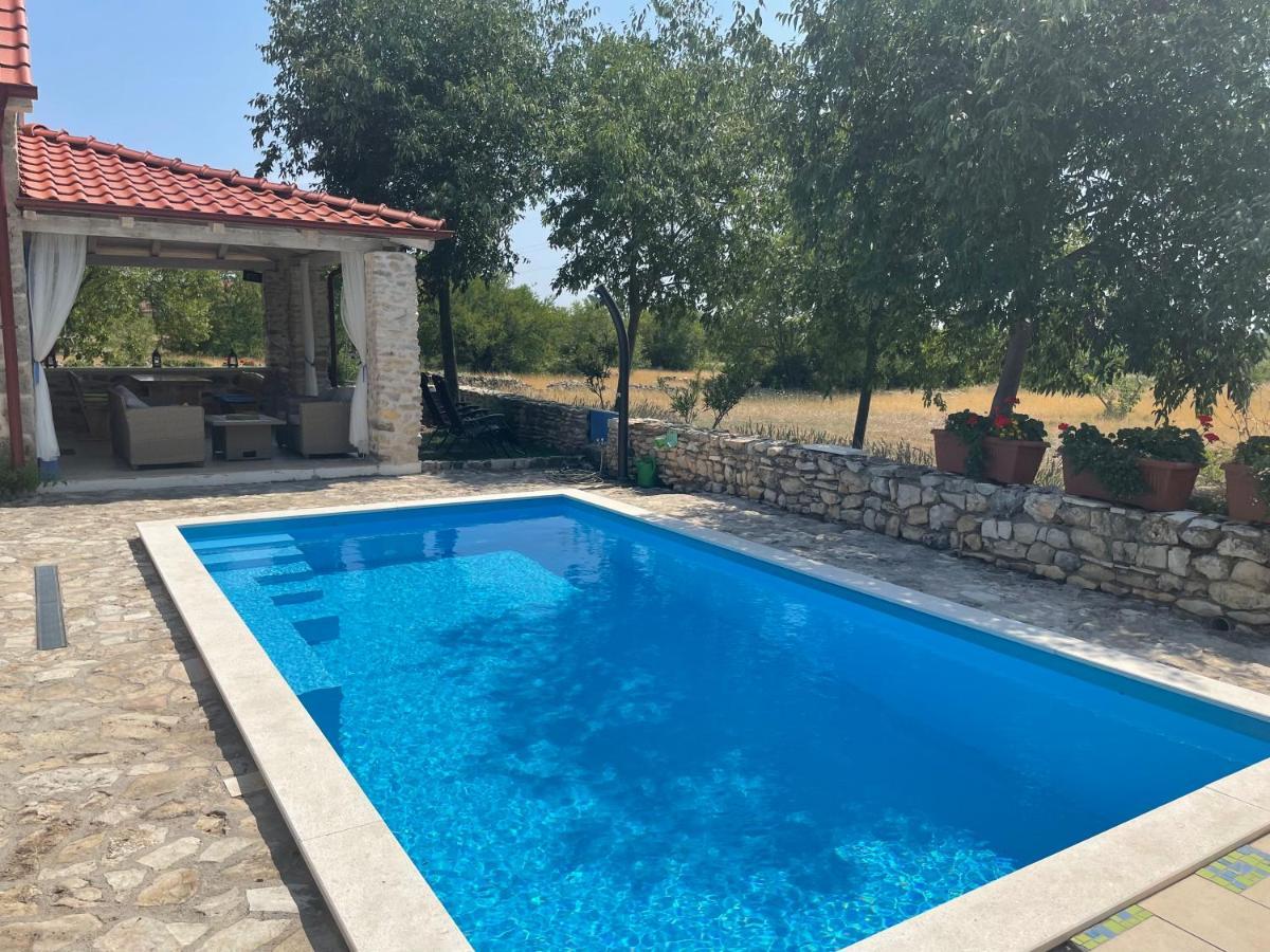 Holiday Home Toma Puljane Bagian luar foto