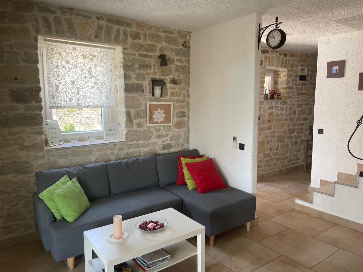 Holiday Home Toma Puljane Bagian luar foto