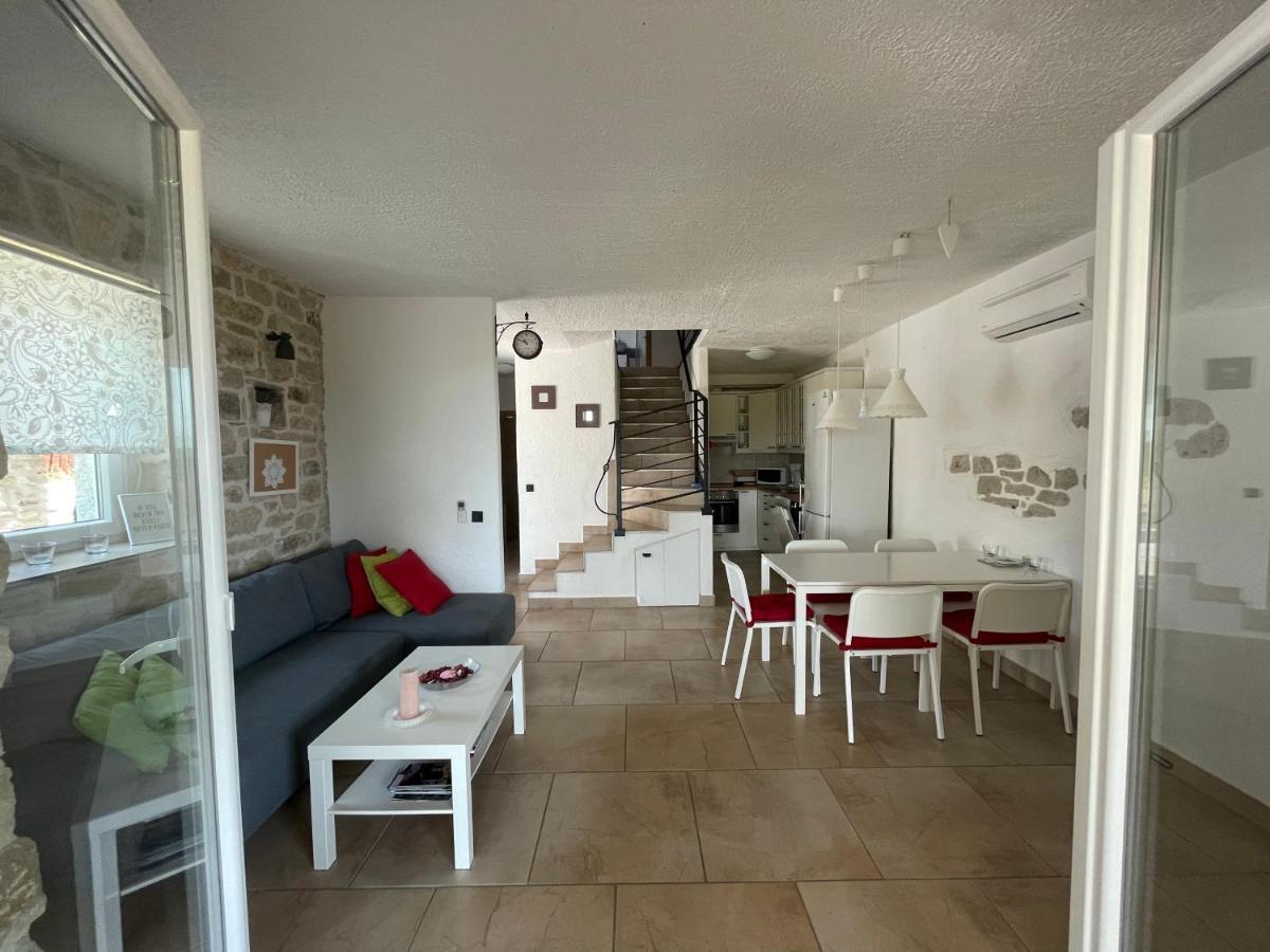 Holiday Home Toma Puljane Bagian luar foto