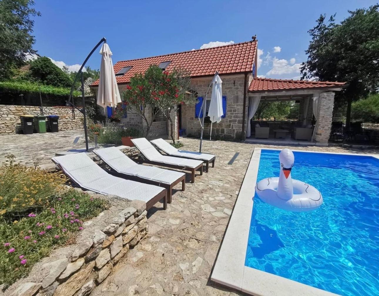 Holiday Home Toma Puljane Bagian luar foto